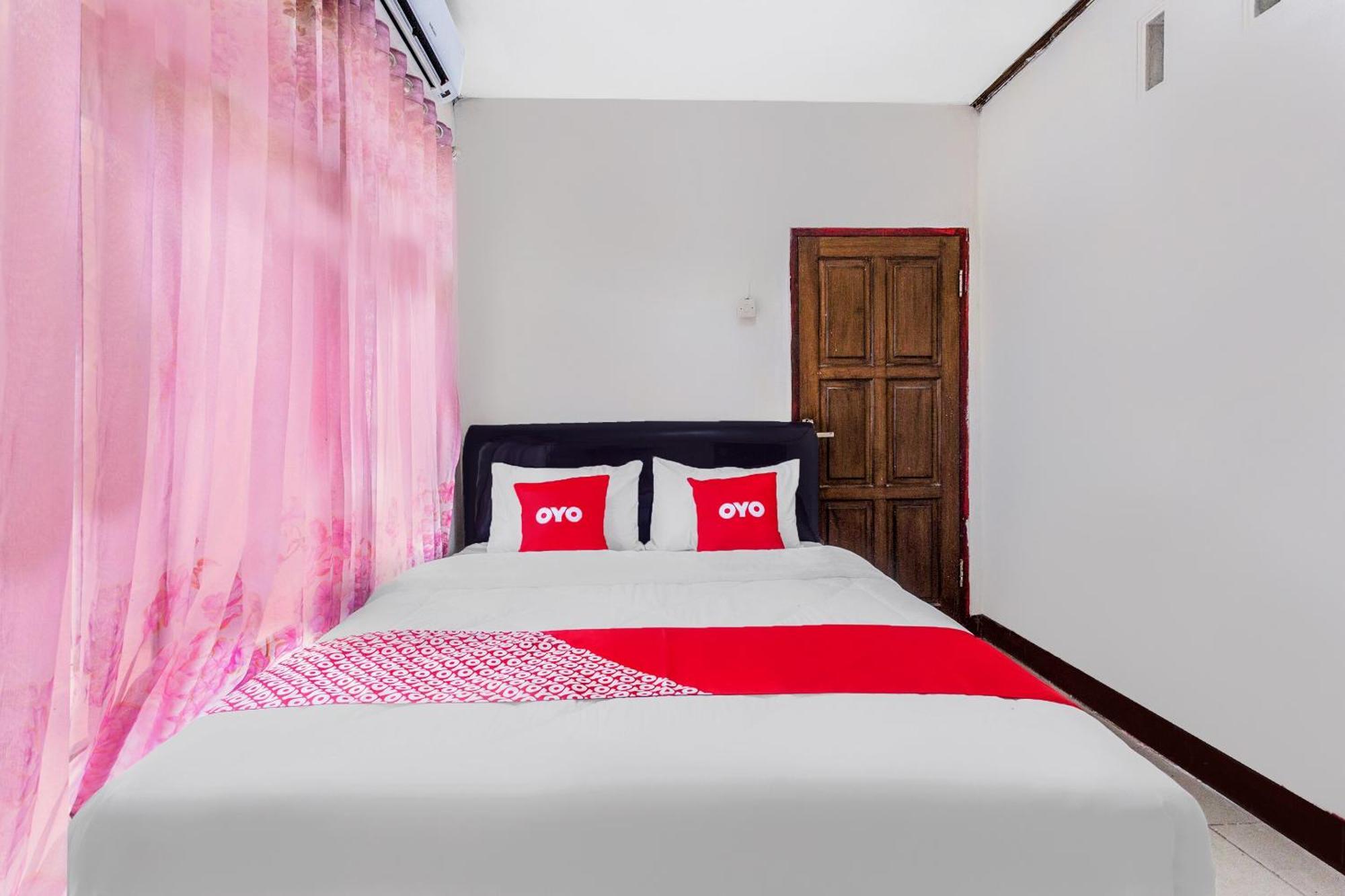 Oyo 1837 Telone Bungalow Palebah Exteriér fotografie
